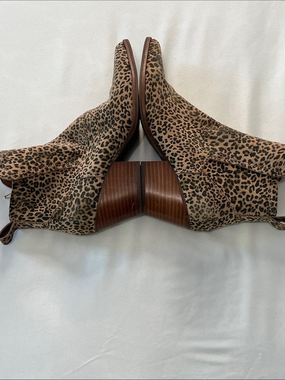 Dolce Vita Serna Leopard Print Suede Ankle Booties - Picture 5 of 9
